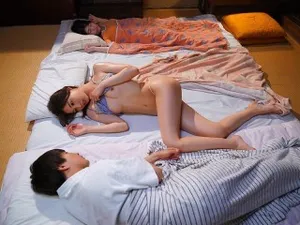 Cô ấy là minh chứng hoàn hảo cho vẻ đẹp quyến rũ của một người phụ nữ có phần trước nhô ra và phần sau cong. Cô ấy đầy đặn, không có chút mỡ thừa nào, có khuôn mặt xinh đẹp như cô gái nhà bên, có bộ ngực lớn, trắng nõn và mềm mại nhưng núm vú lại nhỏ. Cô ấy thích hai chiếc bánh kem
